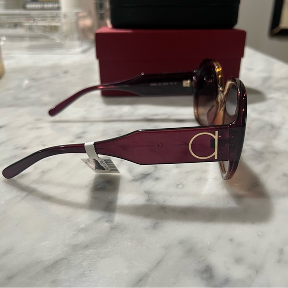 Salvatore Ferragamo Sunglasses - Picture 2 of 5